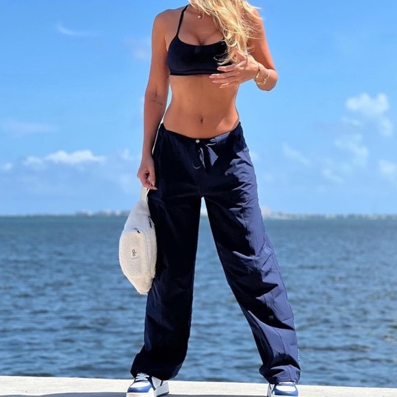 ALO Yoga Navy Straight Leg Pants - Picture 15 of 15